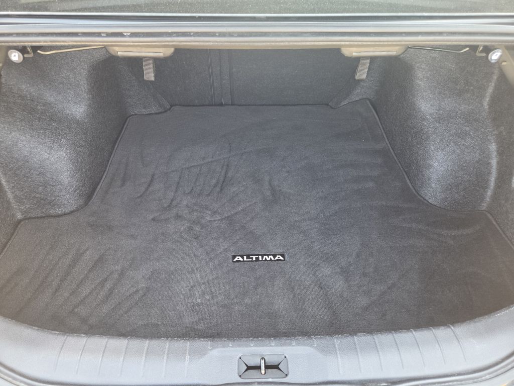 Used 2025 Super Black Clearcoat Nissan 2.5 SV image 29