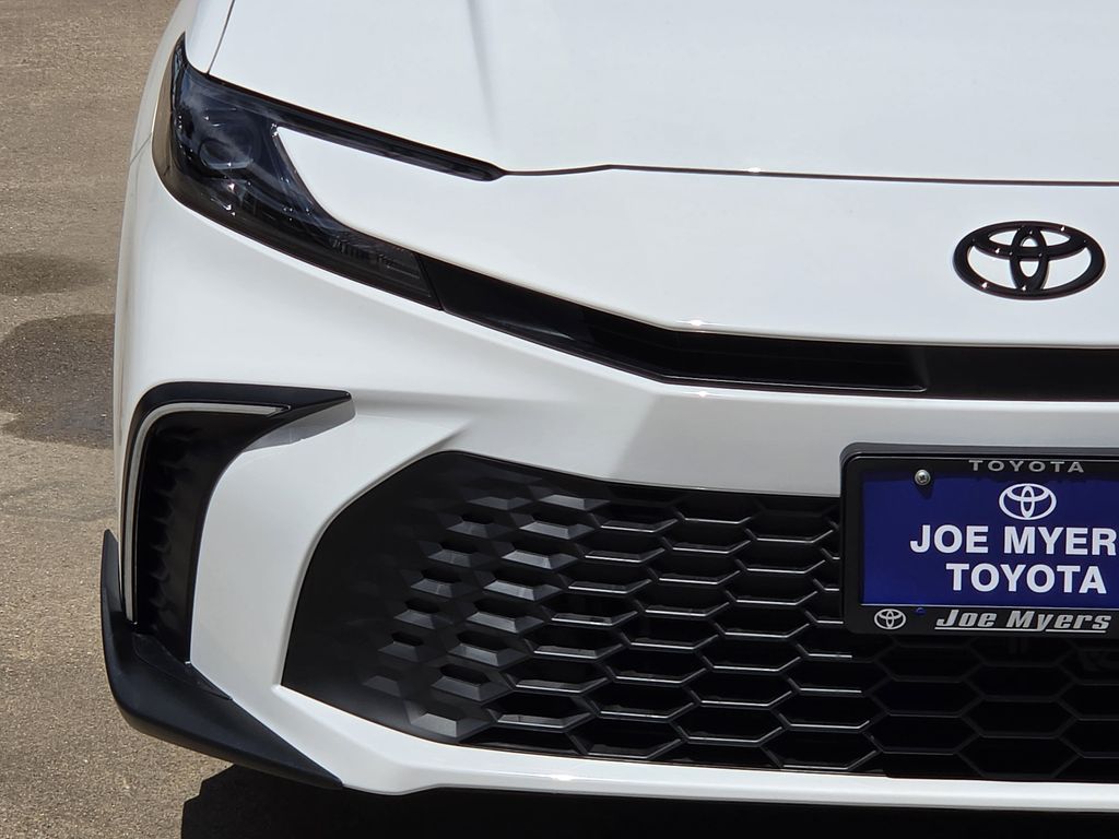 New 2026 Ice Cap Toyota SE image 5