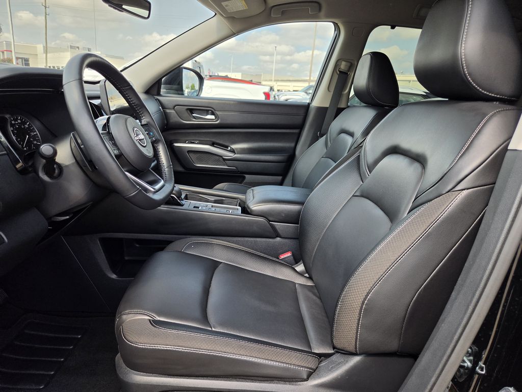 Used 2025 Super Black Nissan SL image 26