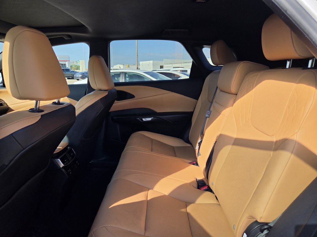 Used 2024 White Pearl Lexus 350 Premium image 28