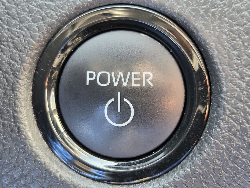 Used 2025 Ice Toyota LE image 22