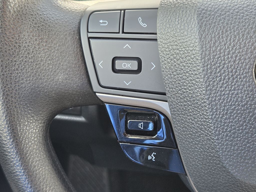 Used 2025 Ice Toyota LE image 24
