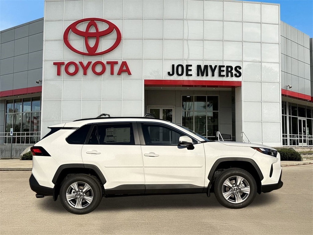 New 2025 Toyota RAV4 XLE SUV