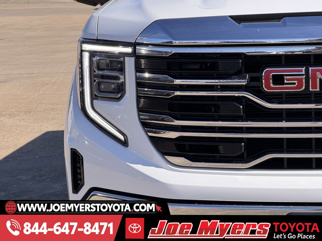 Used 2025 Summit White GMC SLT image 5
