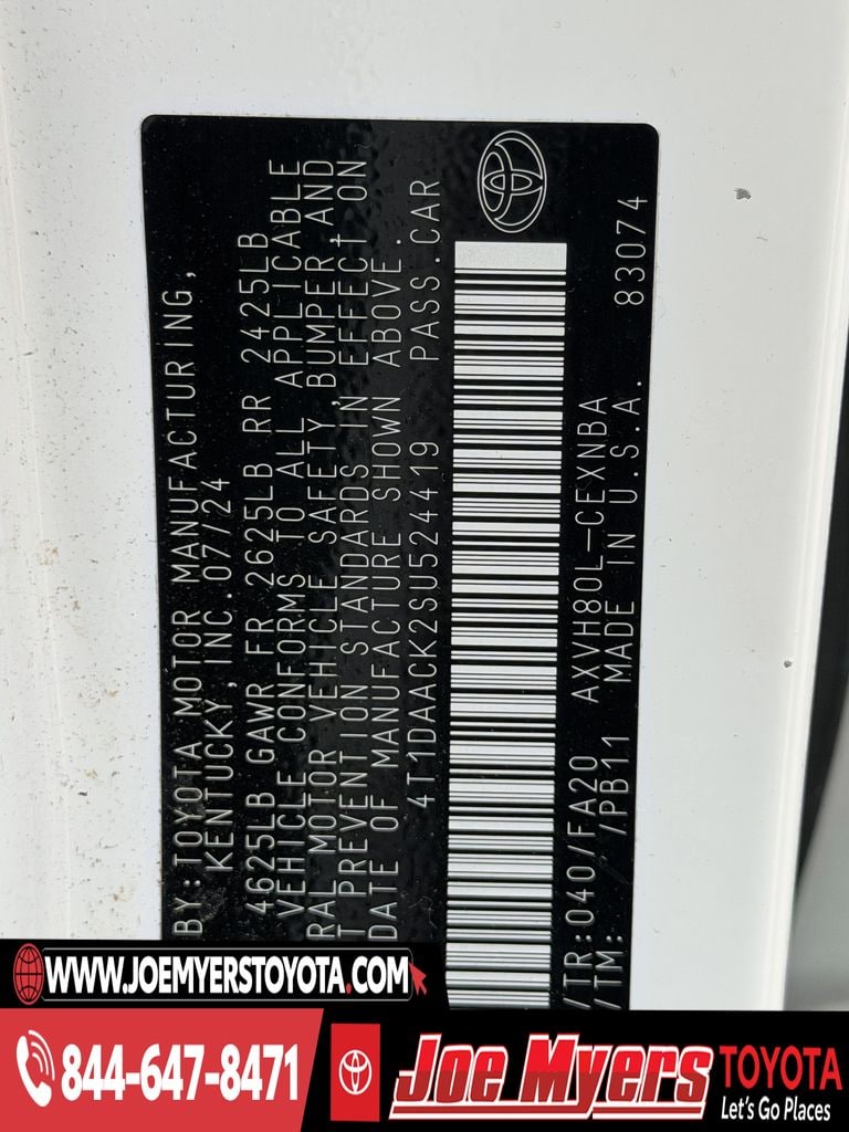 Used 2025 Ice Cap Toyota LE image 31