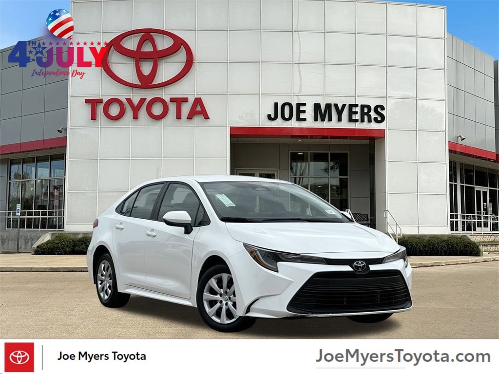 Used 2024 Toyota Corolla LE with VIN 5YFB4MDE8RP140195 for sale in Northfield, Minnesota