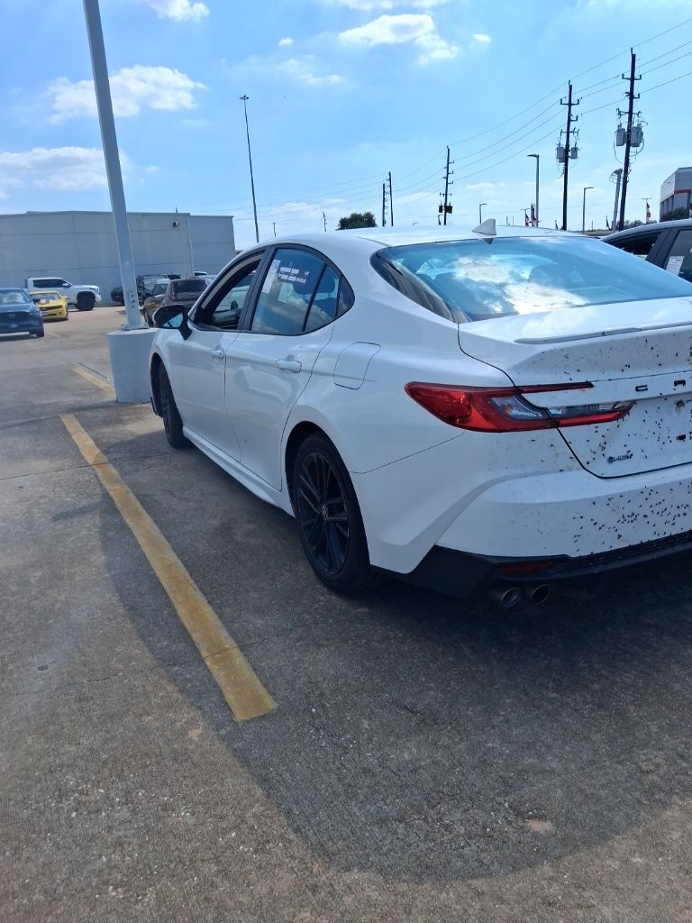 Used 2025 Ice Toyota SE image 4