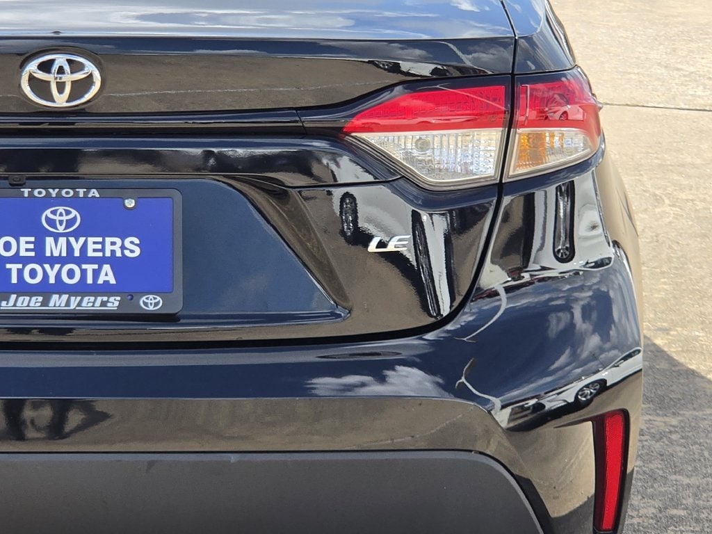 Used 2026 Midnight Black Metallic Toyota LE image 9