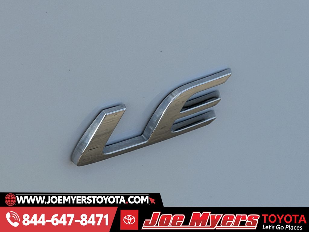 Used 2024 Ice Toyota LE image 11