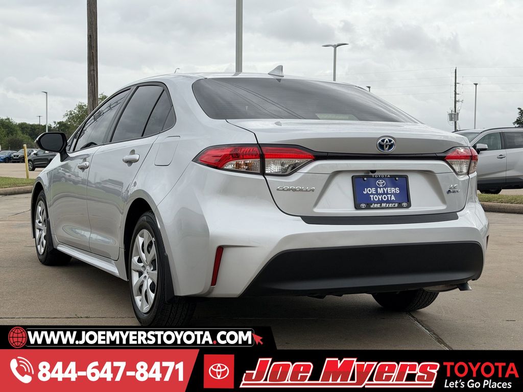 Used 2025 Classic Silver Metallic Toyota LE image 7