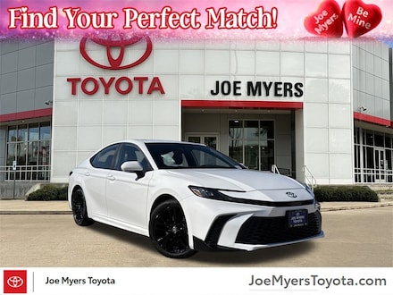2025 Toyota Camry SE Sedan