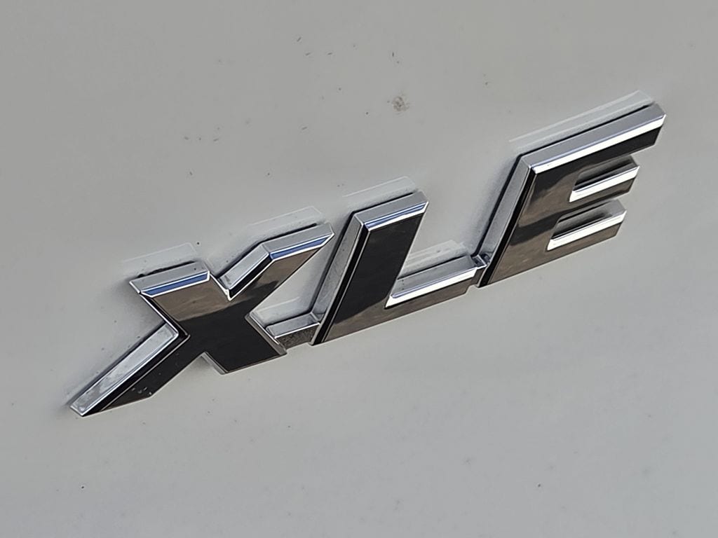 Used 2025 Ice Toyota XLE image 11