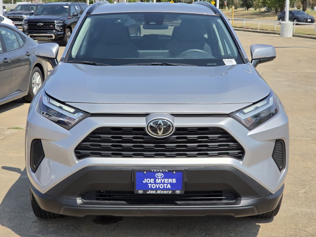 Used 2025 Silver Sky Metallic Toyota XLE image 3