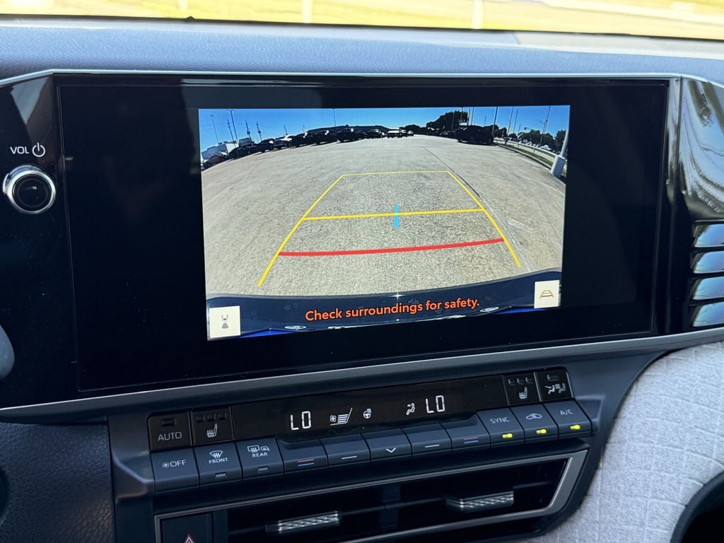 2026 Toyota Camry XLE - Photo 13