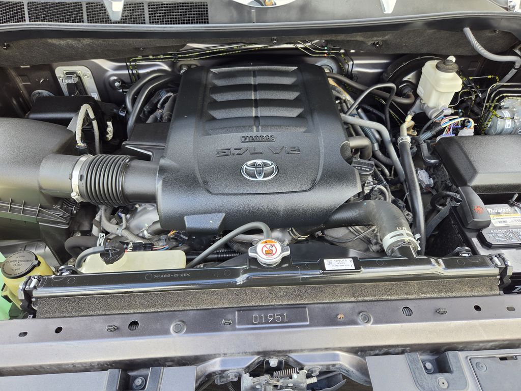 Used 2018 Magnetic Gray Metallic Toyota SR5 image 29