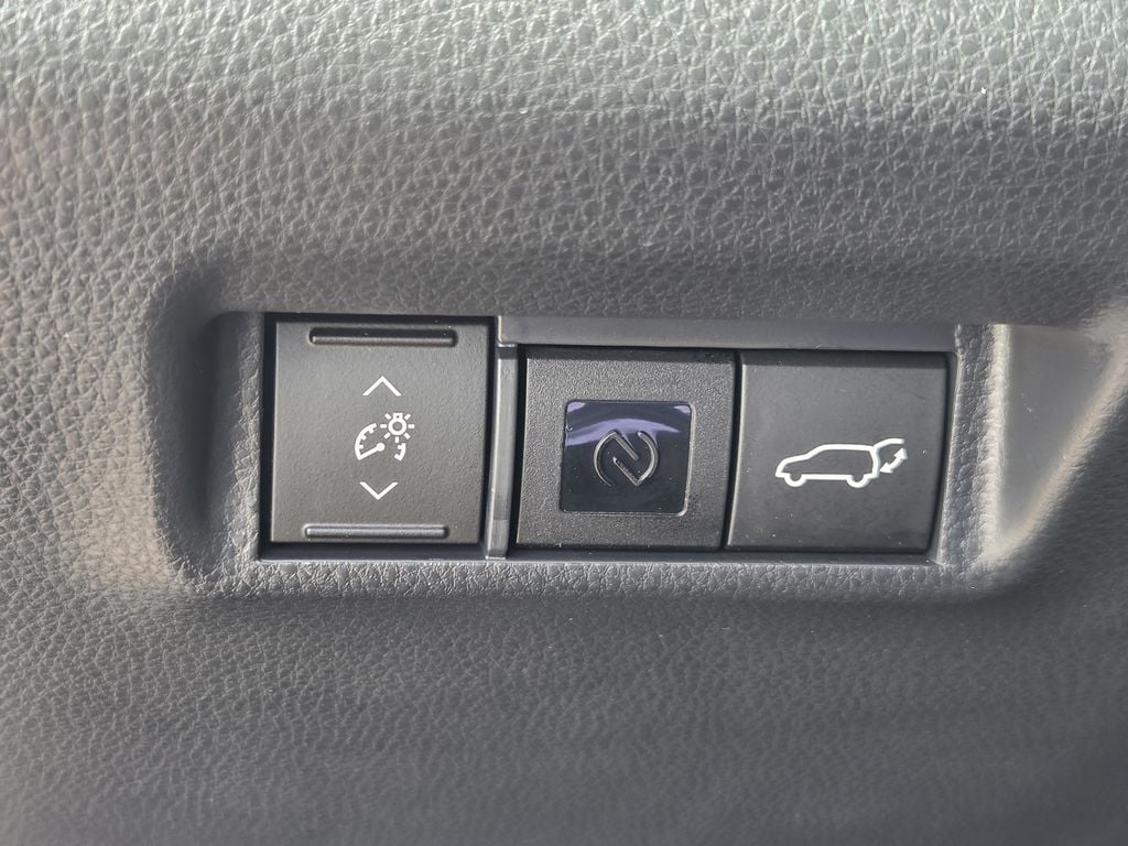 Used 2026 Meteor Toyota XLE Premium image 25