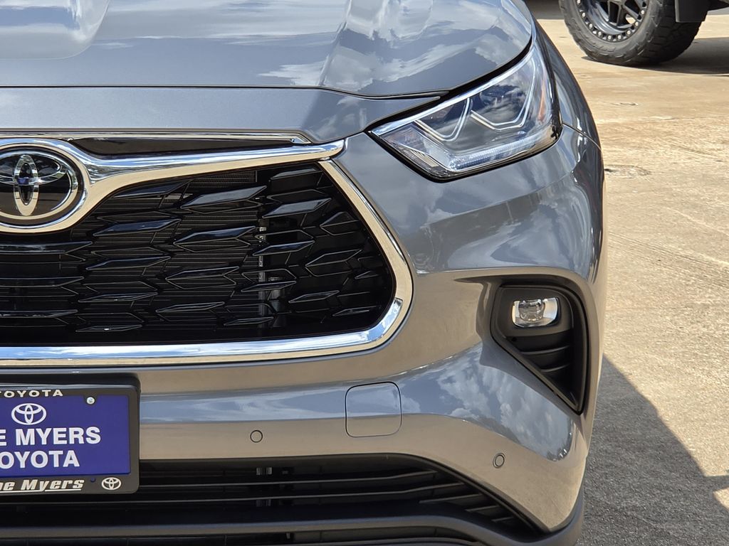 New 2026 Heavy Metallic Toyota Limited image 4