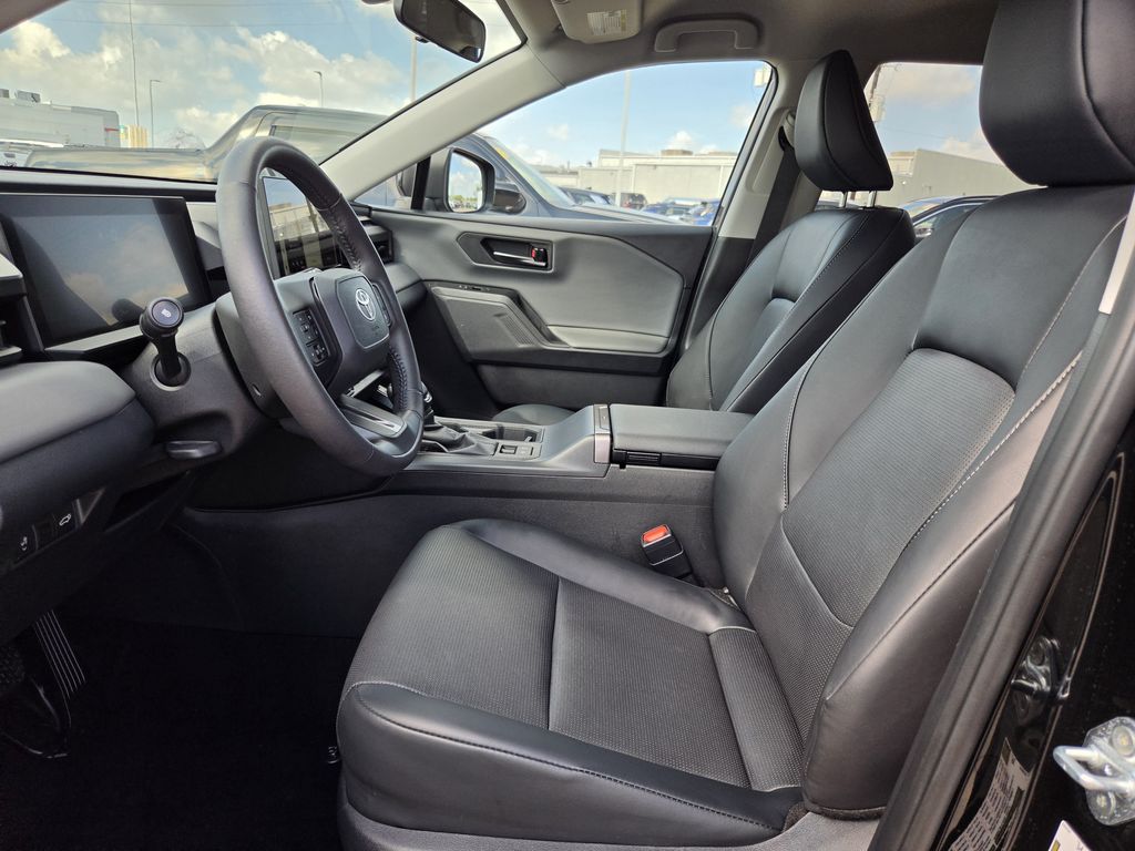 Used 2026 Midnight Black Metallic Toyota XLE Premium image 27