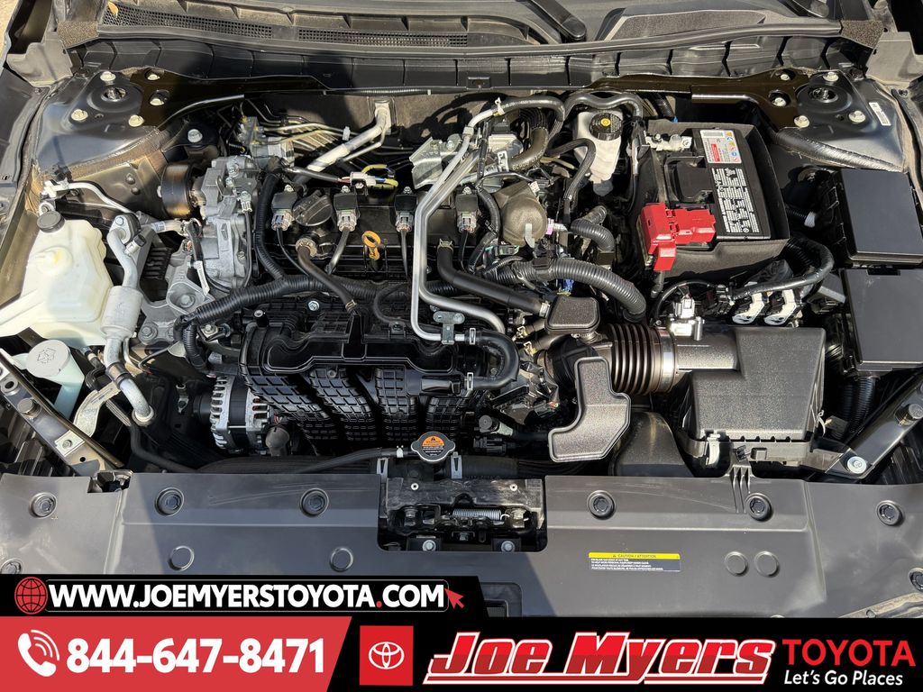 Used 2025 Super Black Clearcoat Nissan 2.5 SR image 31