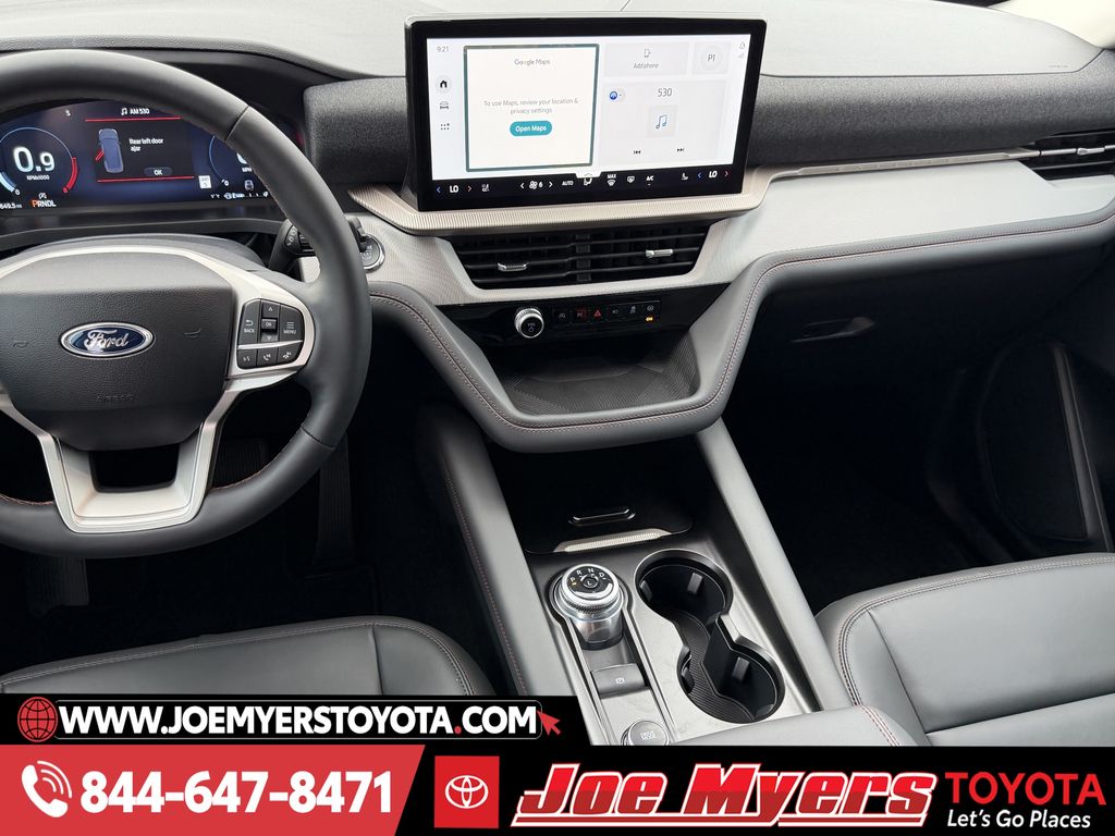 Used 2025 Vapor Blue Metallic Ford Active image 17