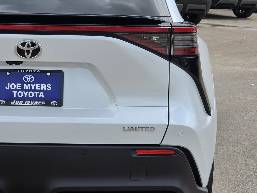 New 2026 Wind Chill Pearl Toyota Limited image 9