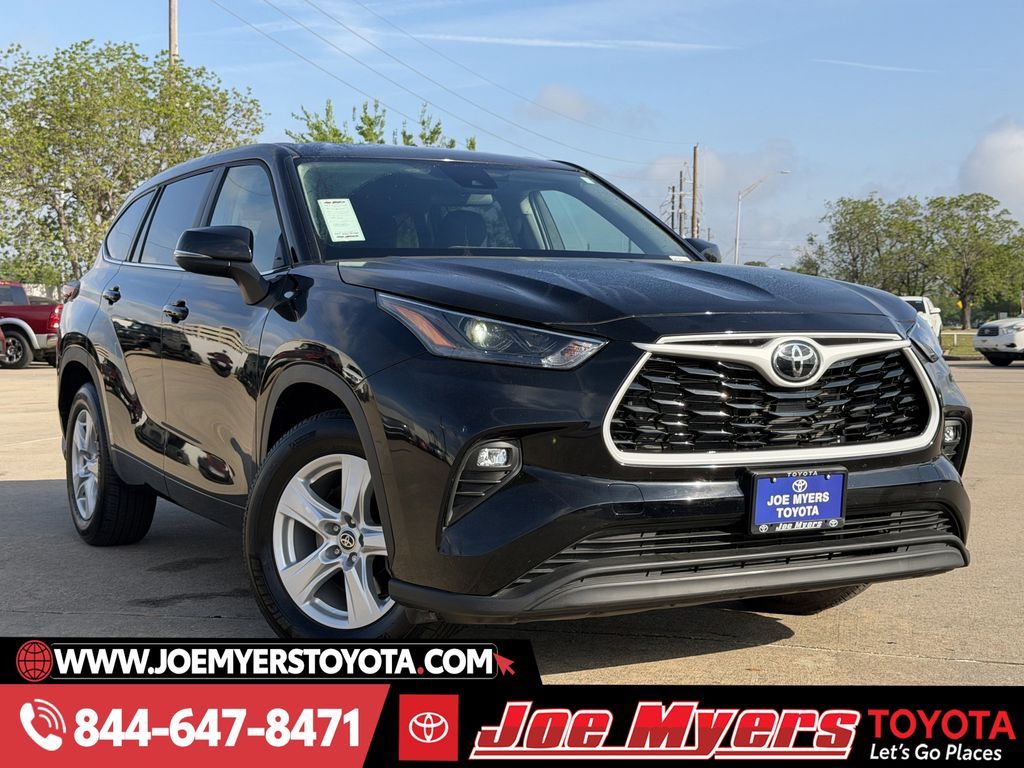 Used 2025 Midnight Black Metallic Toyota LE image 2