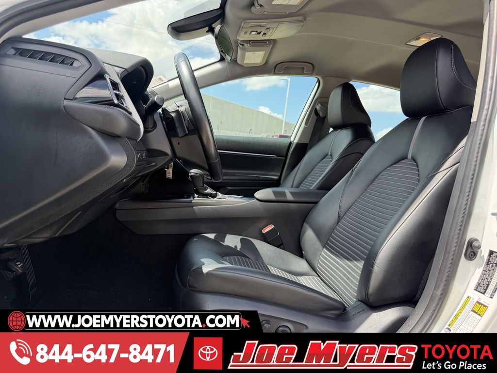 Used 2023 Ice Cap Toyota SE image 26