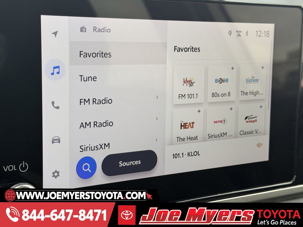 Used 2025 Ice Cap Toyota LE image 18