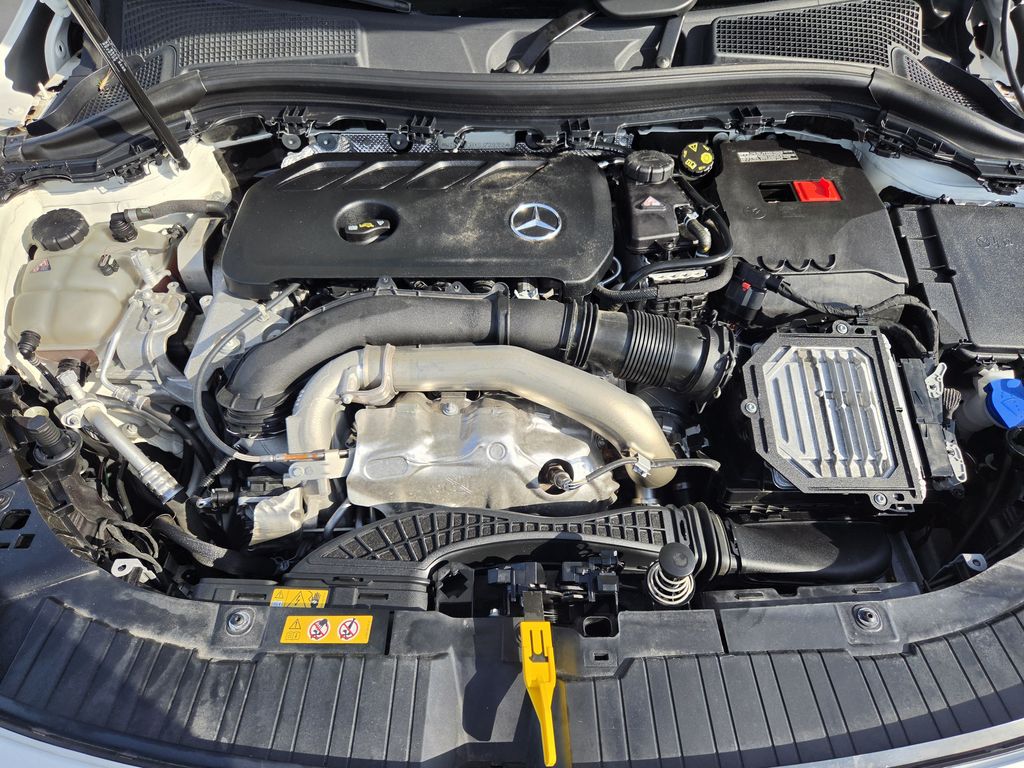 Used 2025 White Mercedes-Benz GLA 250 image 30