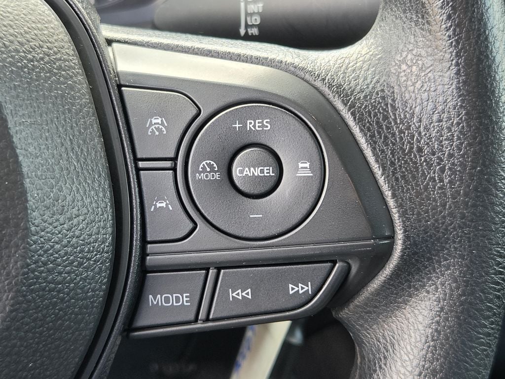 Used 2025 Underground Toyota LE image 22