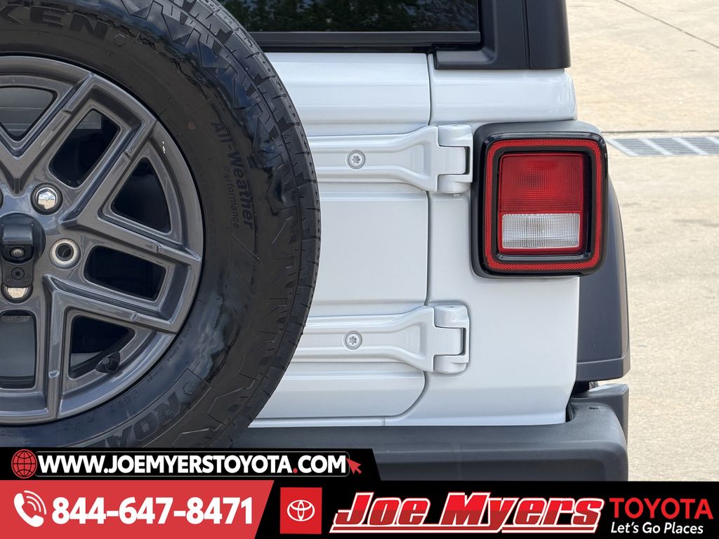 Used 2024 Bright White Clearcoat Jeep Sport S image 9