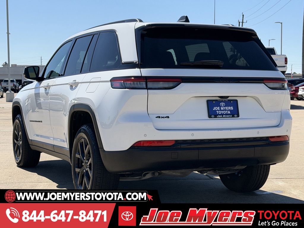 Used 2025 Bright White Clearcoat Jeep Altitude image 7