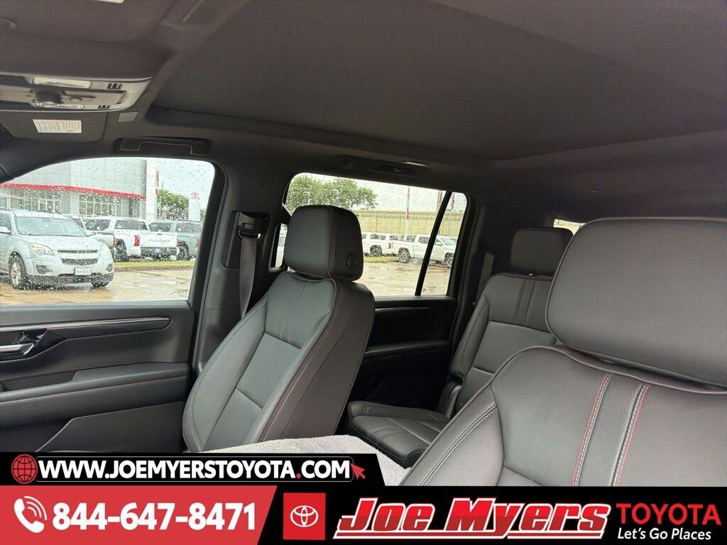 Used 2025 Chevrolet Suburban RST SUV