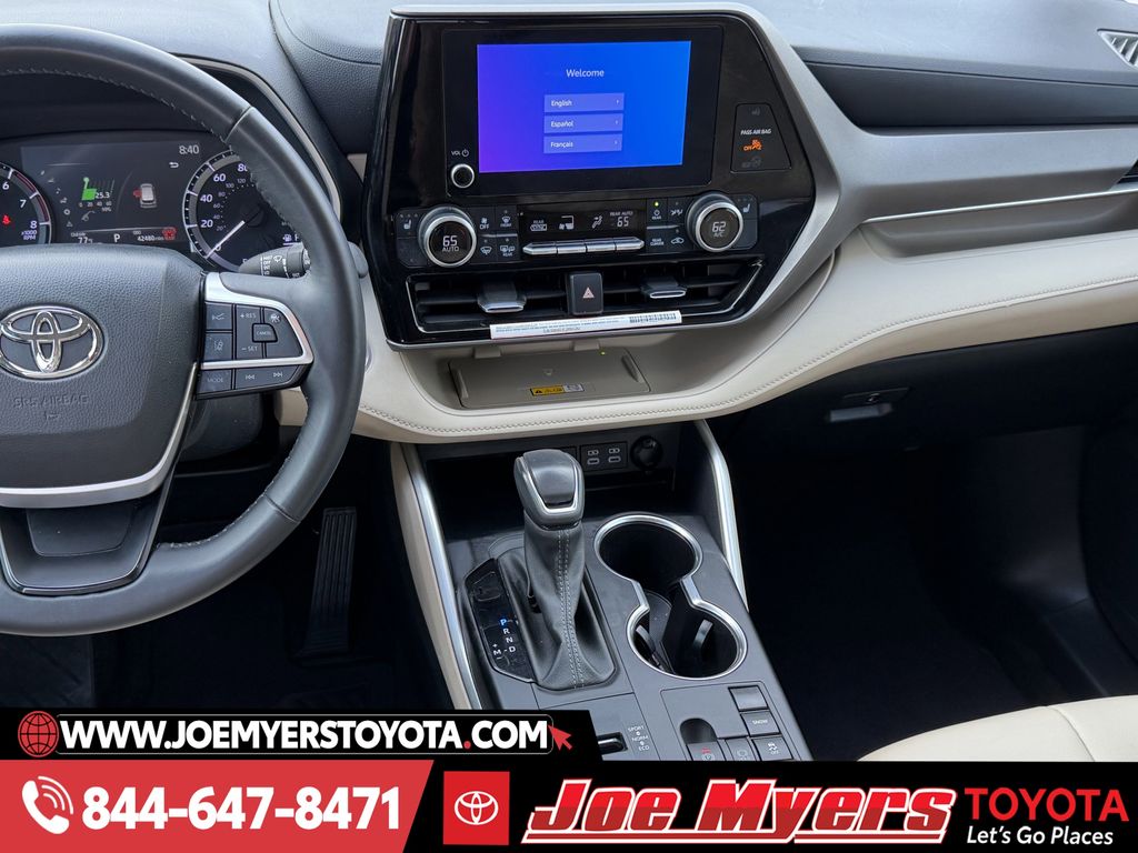 Used 2024 Magnetic Gray Metallic Toyota XLE image 17