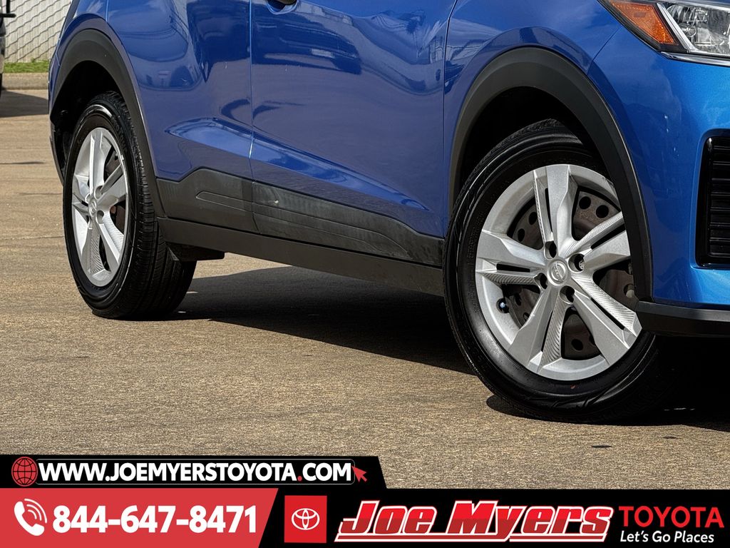 Used 2021 Electric Blue Metallic Nissan S image 11