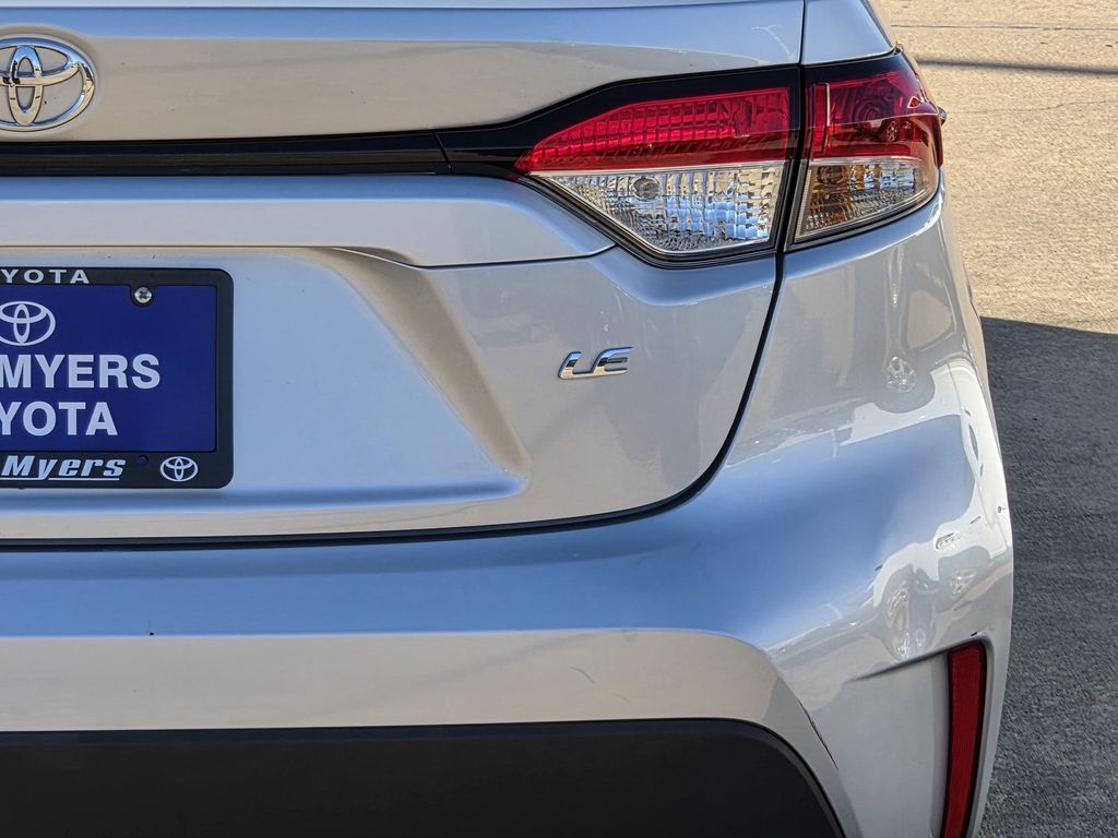 Used 2025 Classic Silver Metallic Toyota LE image 9