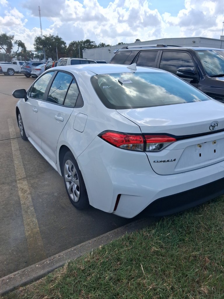 Used 2026 Ice Toyota LE image 4