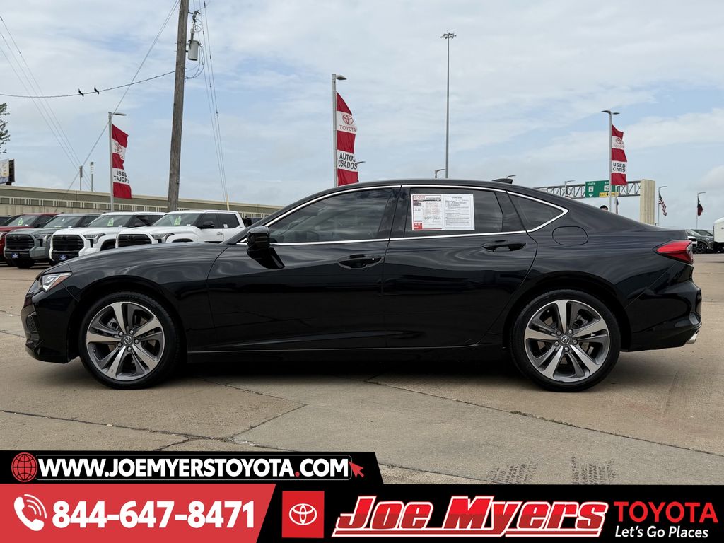 Used 2023 Majestic Black Pearl Acura Advance image 6