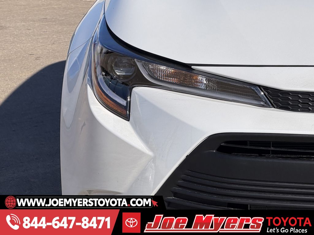 Certified Used 2026 Wind Chill Pearl Toyota LE image 5