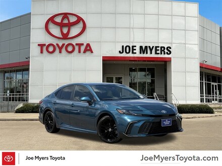 2025 Toyota Camry SE Sedan