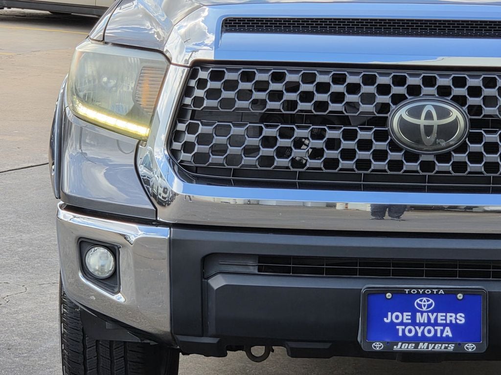 Used 2018 Magnetic Gray Metallic Toyota SR5 image 5