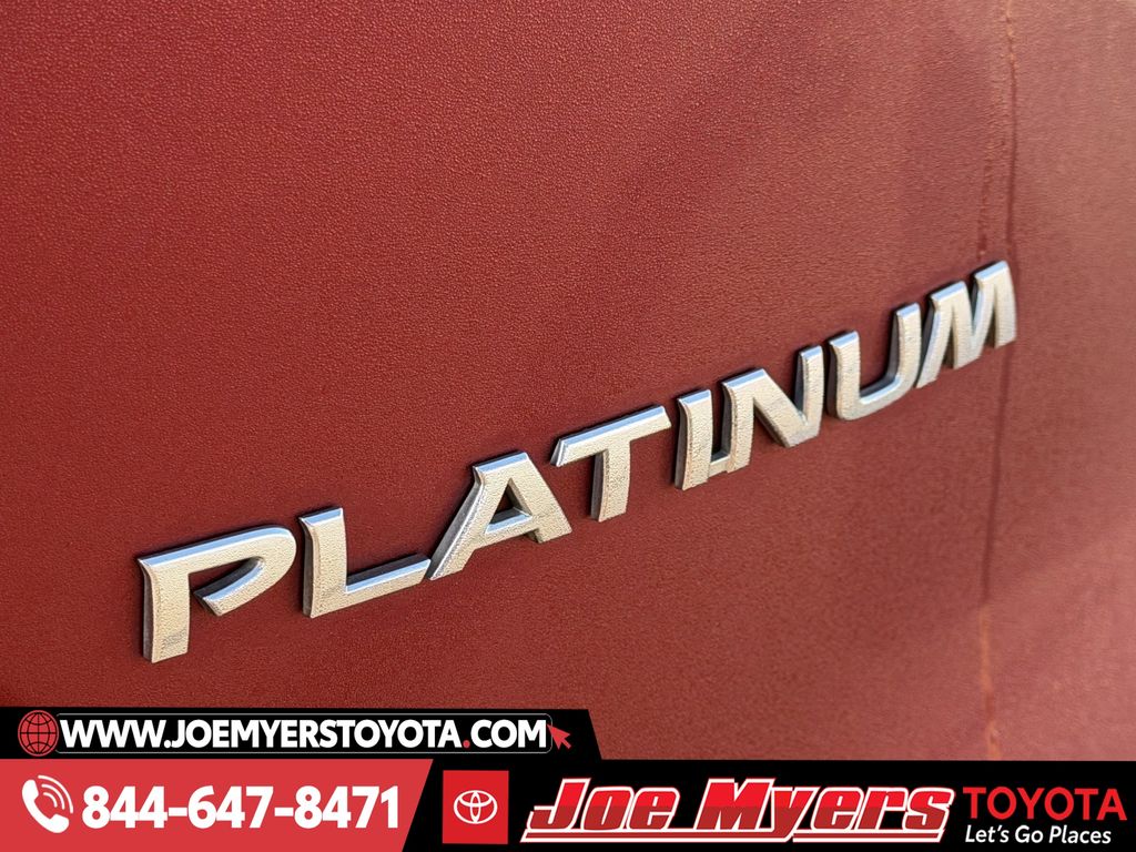 Used 2018 Cayenne Red Metallic Nissan Platinum image 11