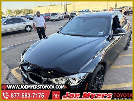 2017 BMW 3 Series 330i Sedan