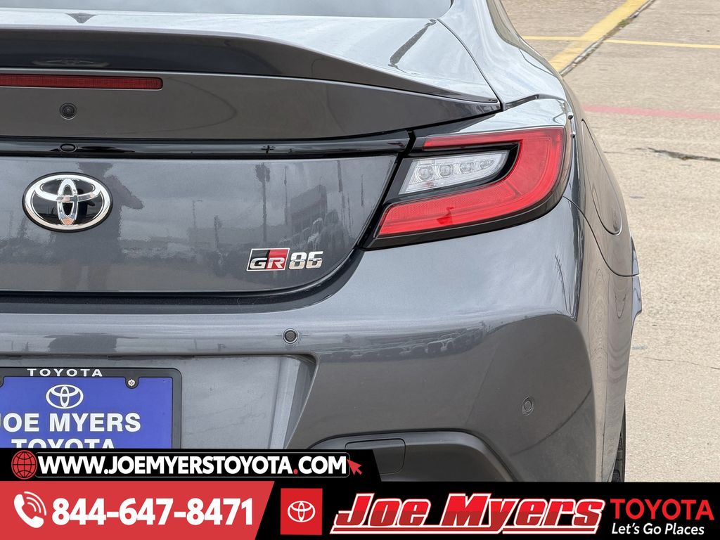 Used 2022 Pavement Toyota Premium image 9