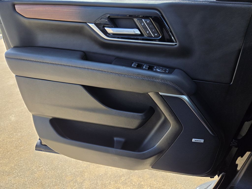 Used 2025 Onyx Black GMC Denali image 25