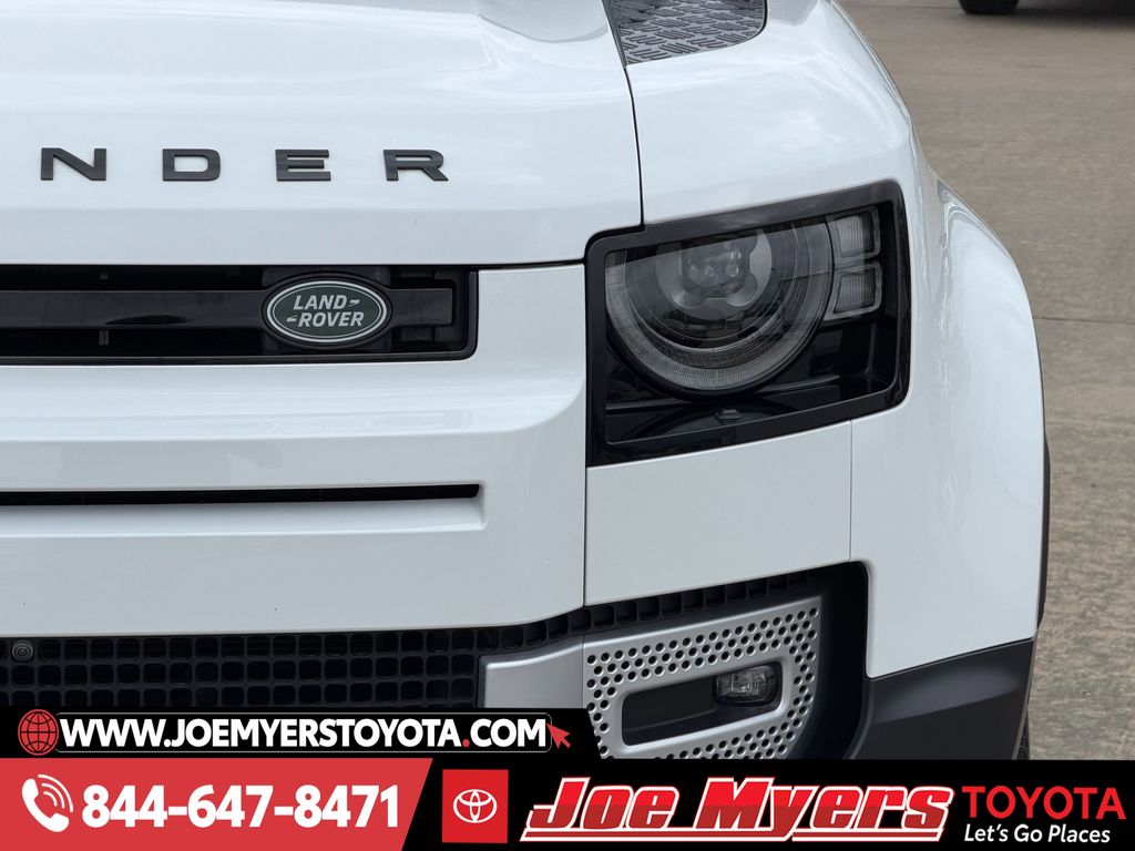 Used 2024 Fuji White Land Rover S image 4