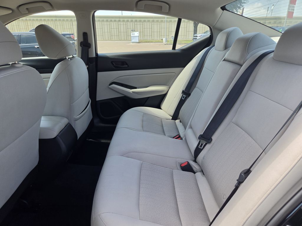 Used 2025 Super Black Clearcoat Nissan 2.5 SV image 28