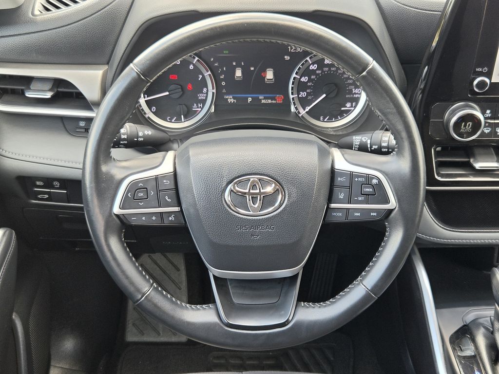 Used 2025 Magnetic Gray Metallic Toyota LE image 15