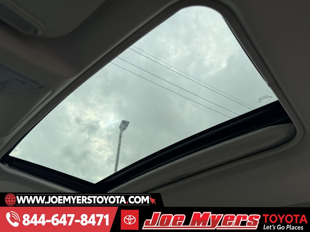 Used 2022 Silver Sky Metallic Toyota XLE Premium image 29