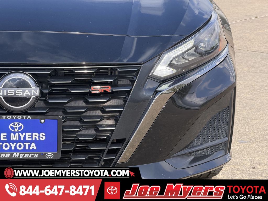 Used 2025 Super Black Clearcoat Nissan 2.5 SR image 4